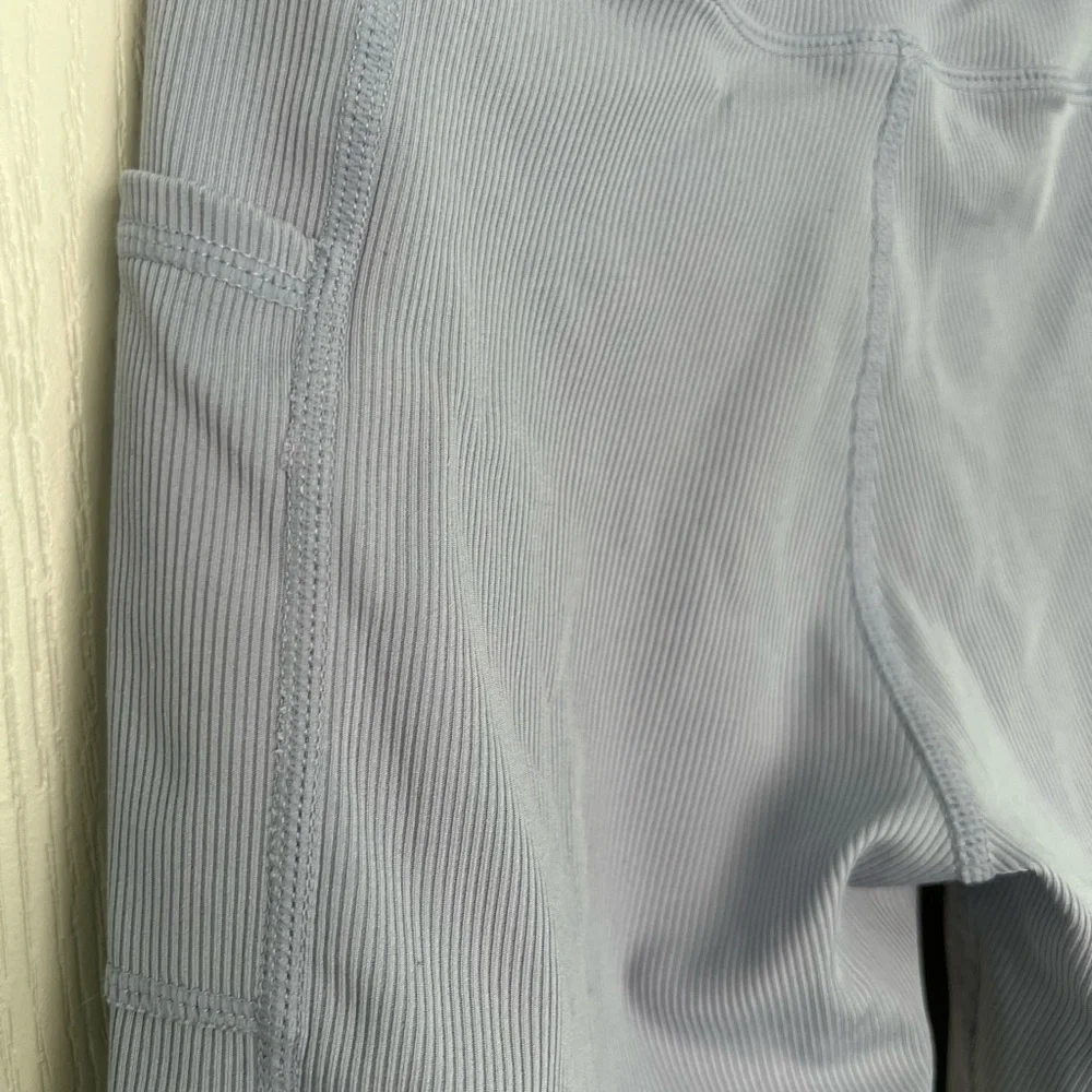 Zella girls lavender Capris, size 10-12